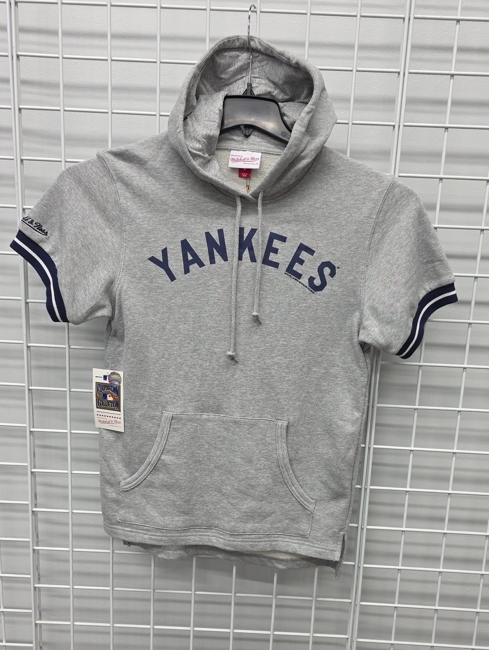 Mitchell & Ness Gray Yankees Short-Sleeve Hoodie with Navy Trim